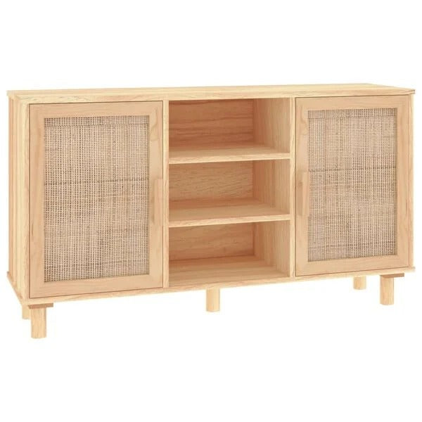 Buffet en bois naturel avec 2 portes en rotin tressé et 3 étagères ouvertes, vue de face sur fond blanc