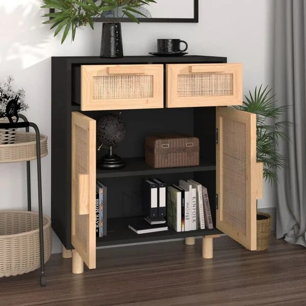 Buffet bas cannage rotin bois noir portes ouvertes avec rangements dans un salon